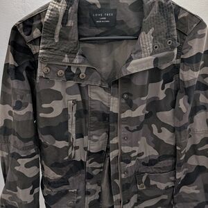 Love Tree Men's Gray and Black Camo Field Jacket